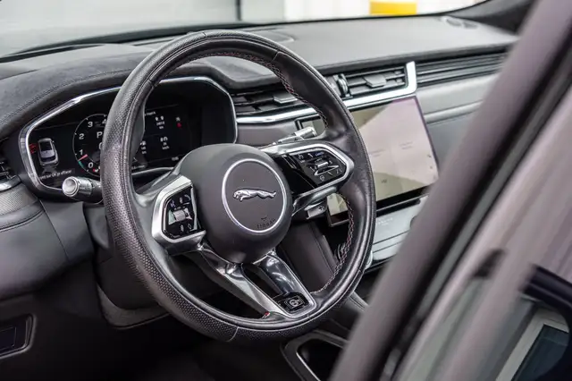 Jaguar F-Pace view 19