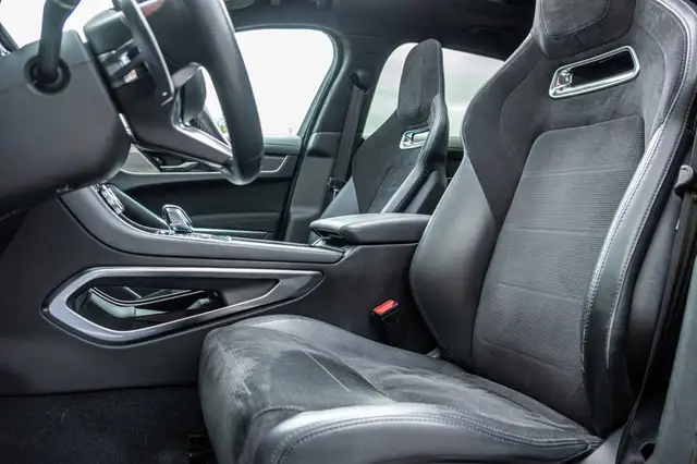 Jaguar F-Pace view 8