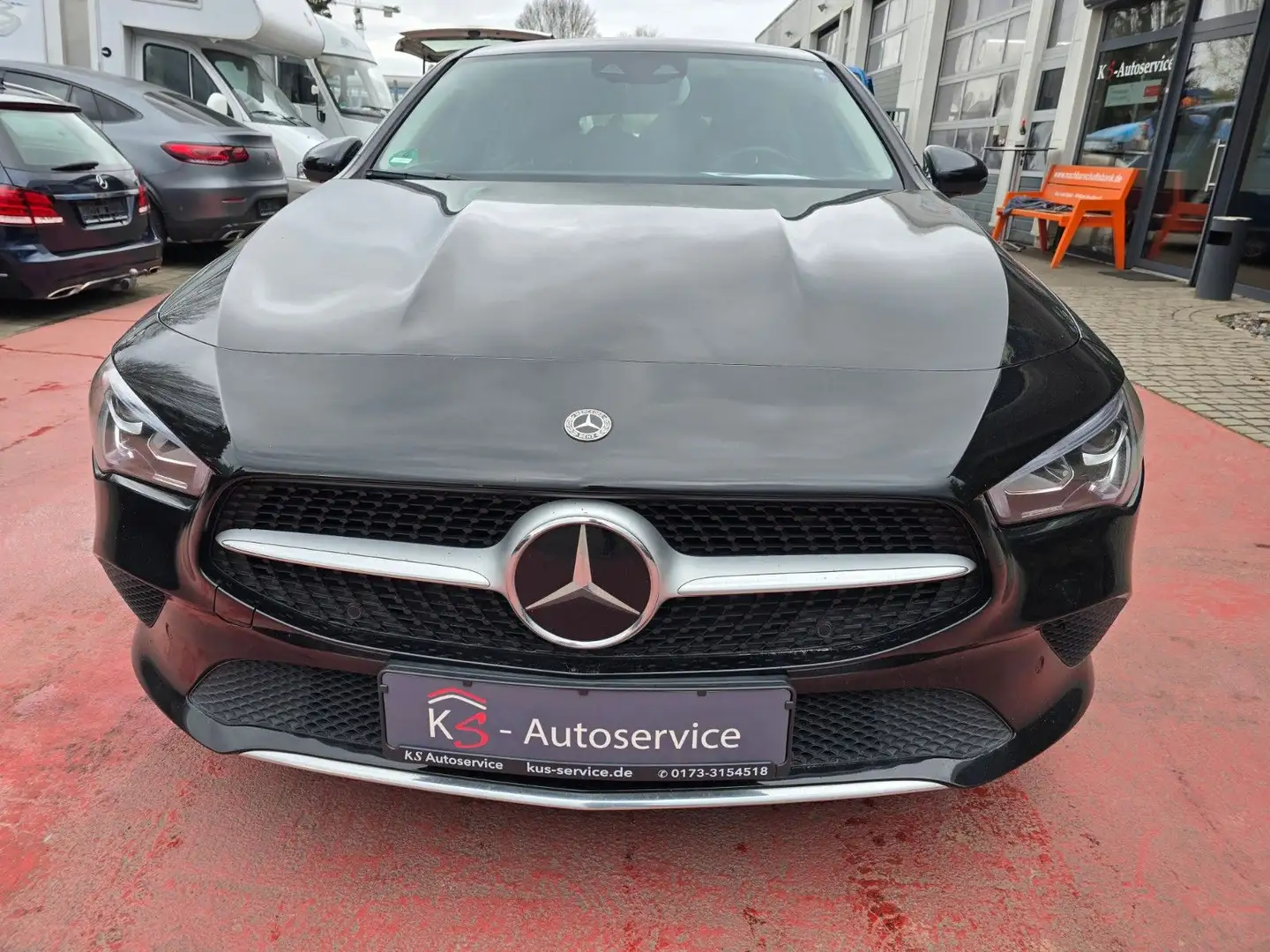 Mercedes-Benz CLA 200 Schwarz - 2