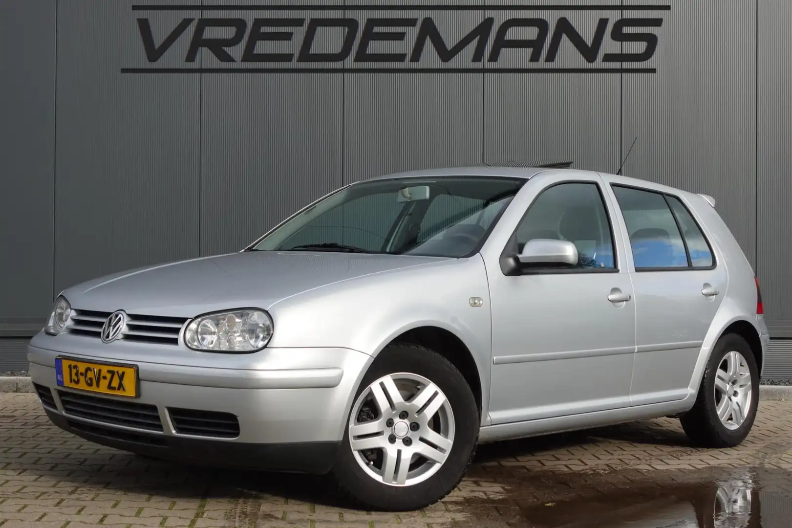 Volkswagen Golf 1.8-20V Turbo Highline Grijs - 1