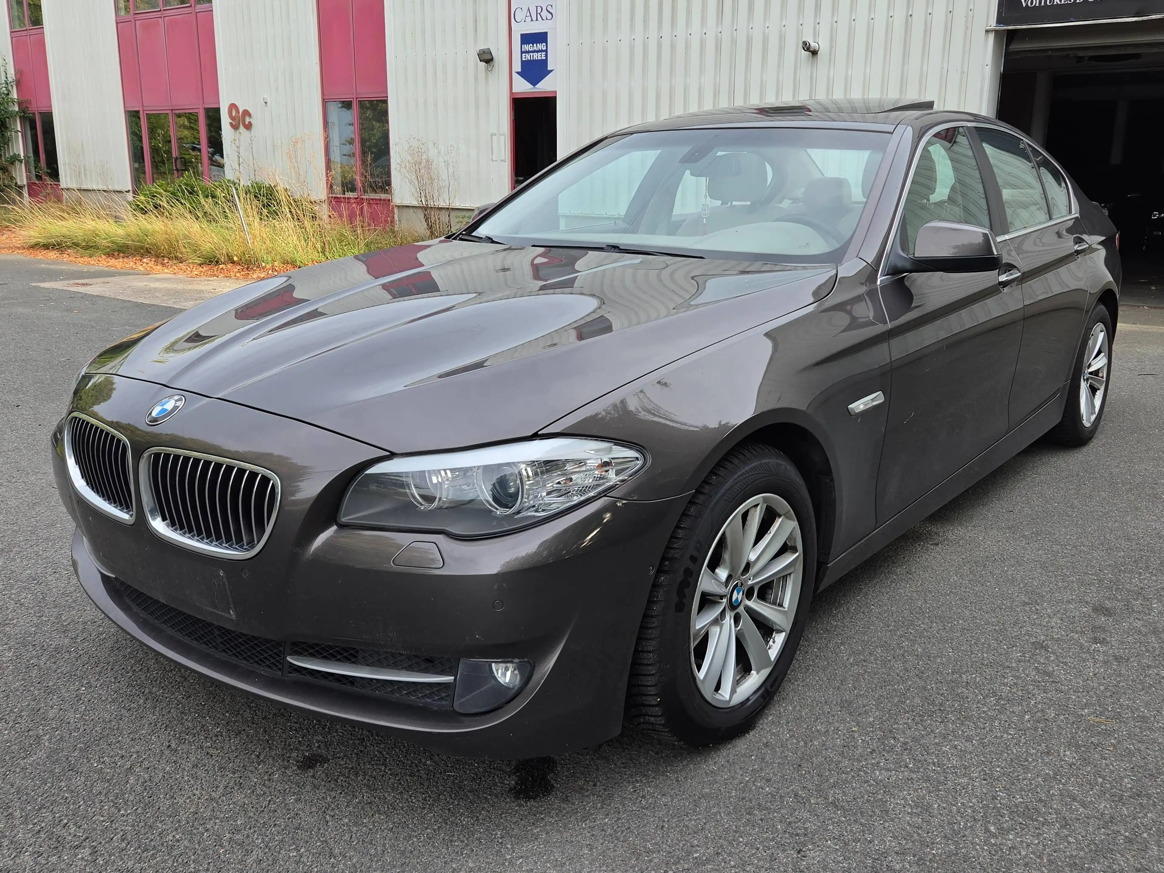 BMW 523 523i