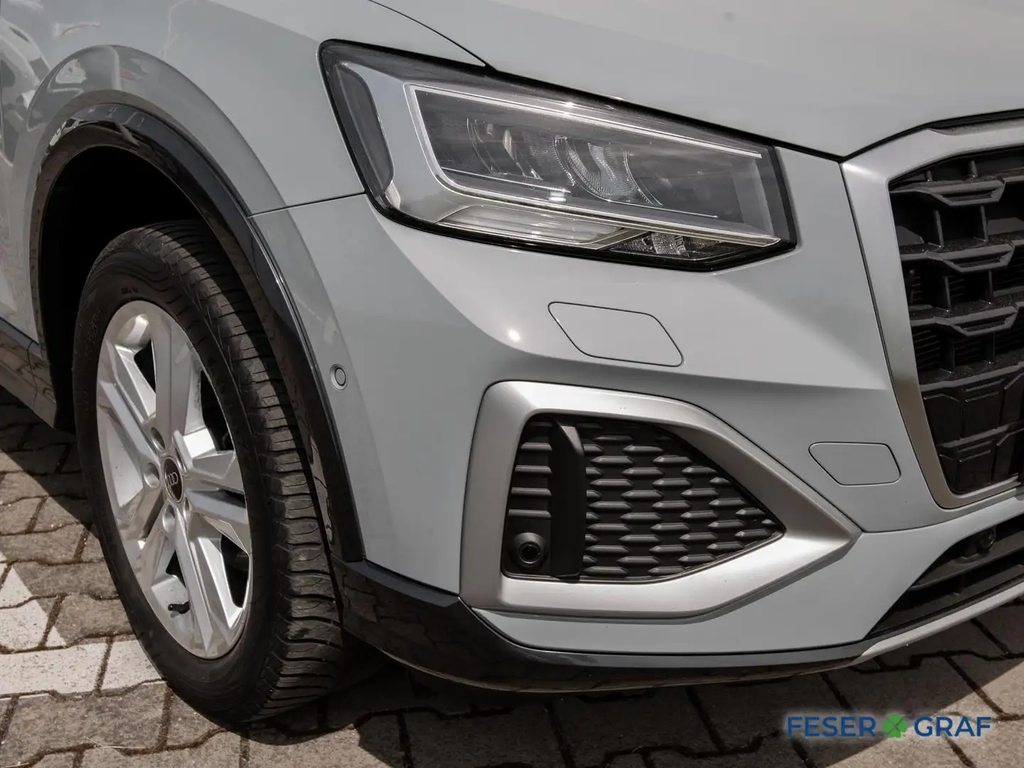 Audi Q2 35 TFSI advanced Stronic,LED,Pano,Kamera Grau - 2