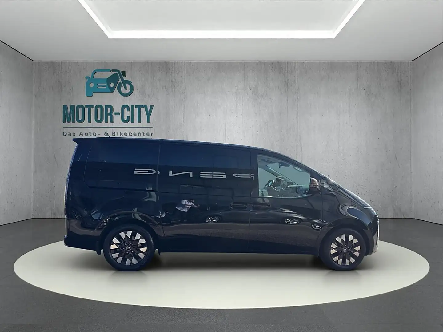 Hyundai STARIA Staria Bus 2,2 CRDi Trend Line 4WD DCT Aut. Schwarz - 2