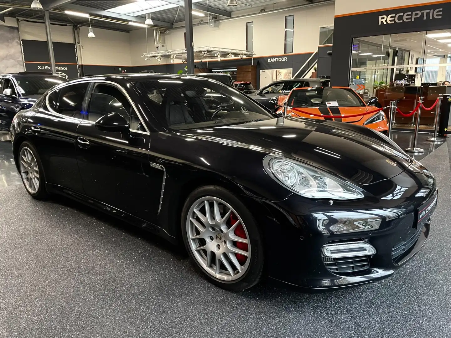 Porsche Panamera 4.8 Turbo 501 PK AWD YOUNGTIMER PASM Schwarz - 2