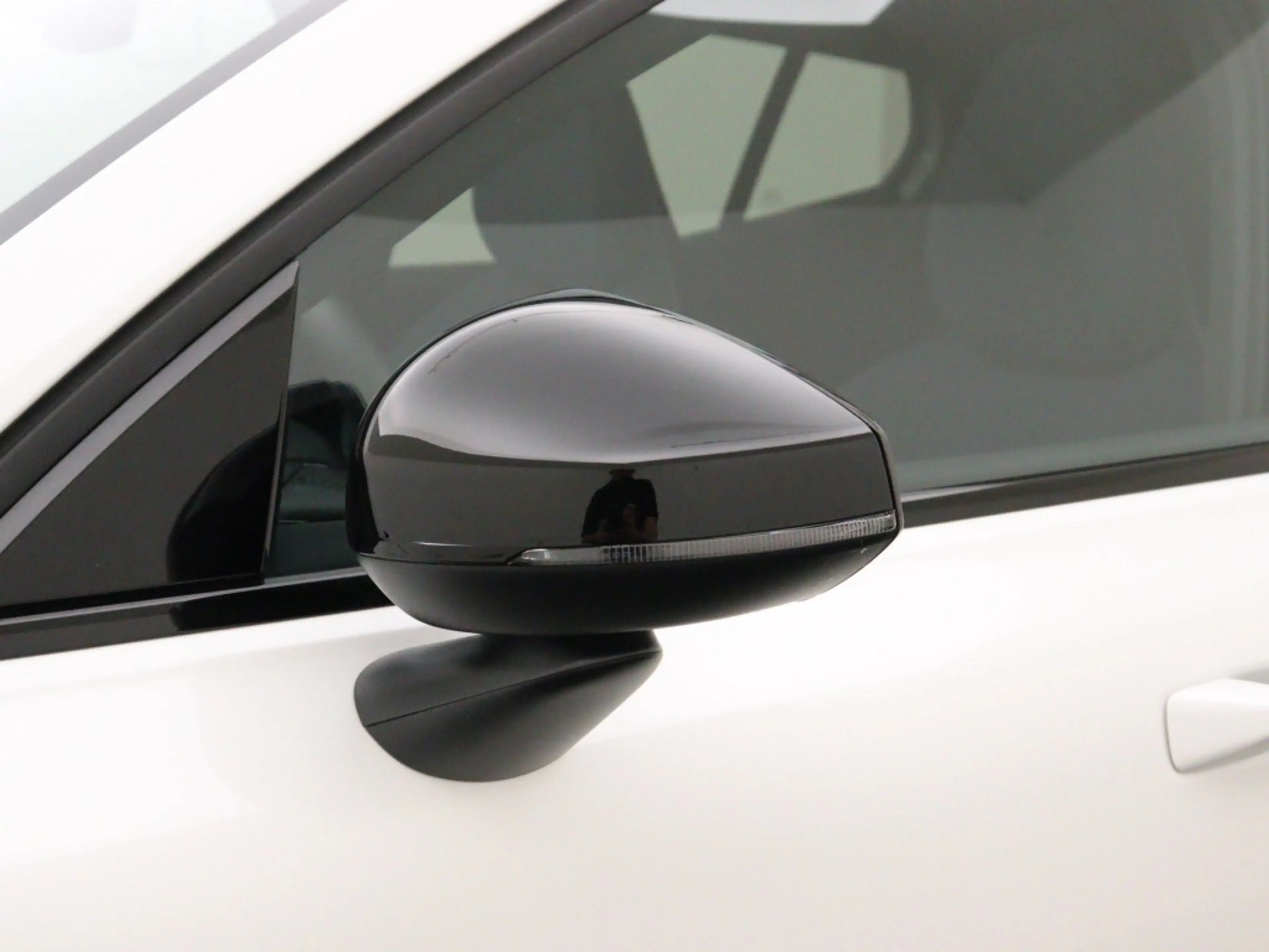 Volvo EX30 EXTENDED RANGE PLUS EUROPA STOELVERWARMING GETINT — photo 10