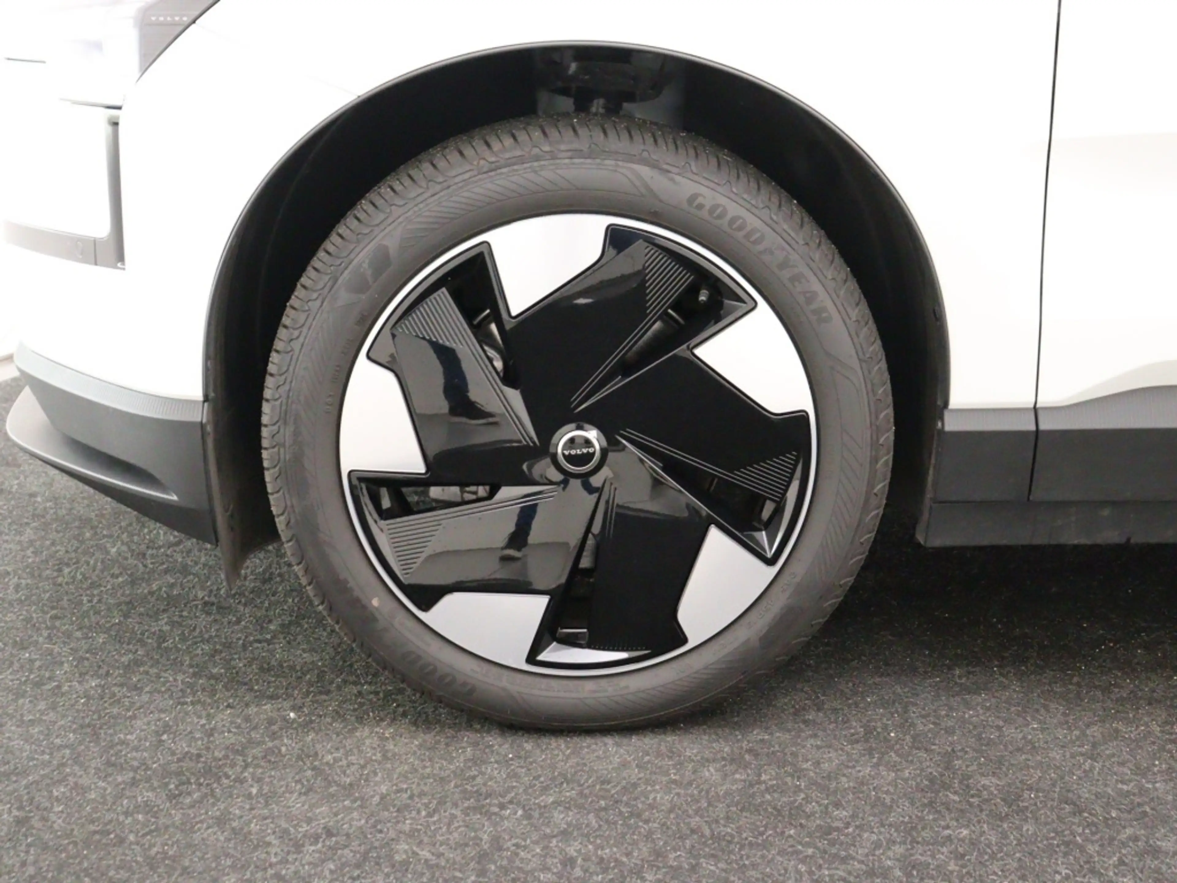 Volvo EX30 EXTENDED RANGE PLUS EUROPA STOELVERWARMING GETINT — photo 9