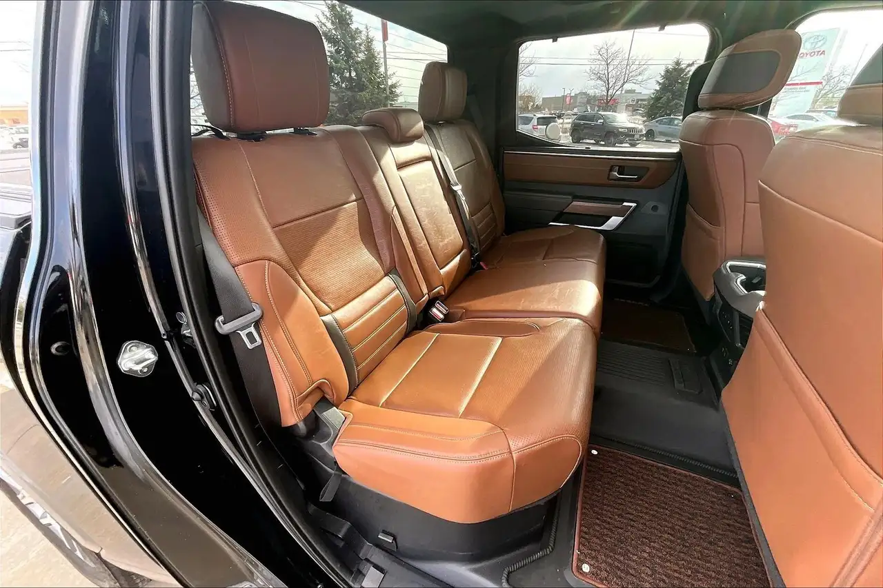 Toyota Tundra снимка Toyota Tundra