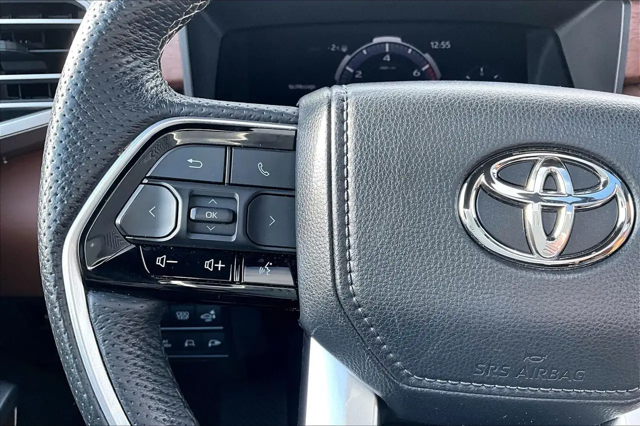 Toyota Tundra снимка Toyota Tundra