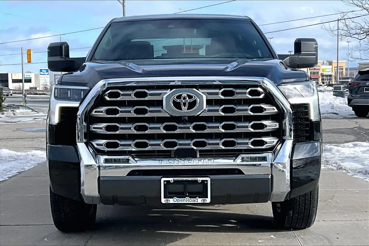 Toyota Tundra снимка Toyota Tundra