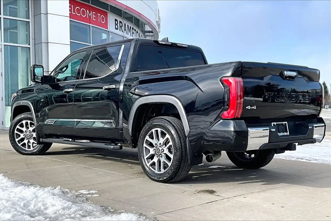 Toyota Tundra снимка Toyota Tundra