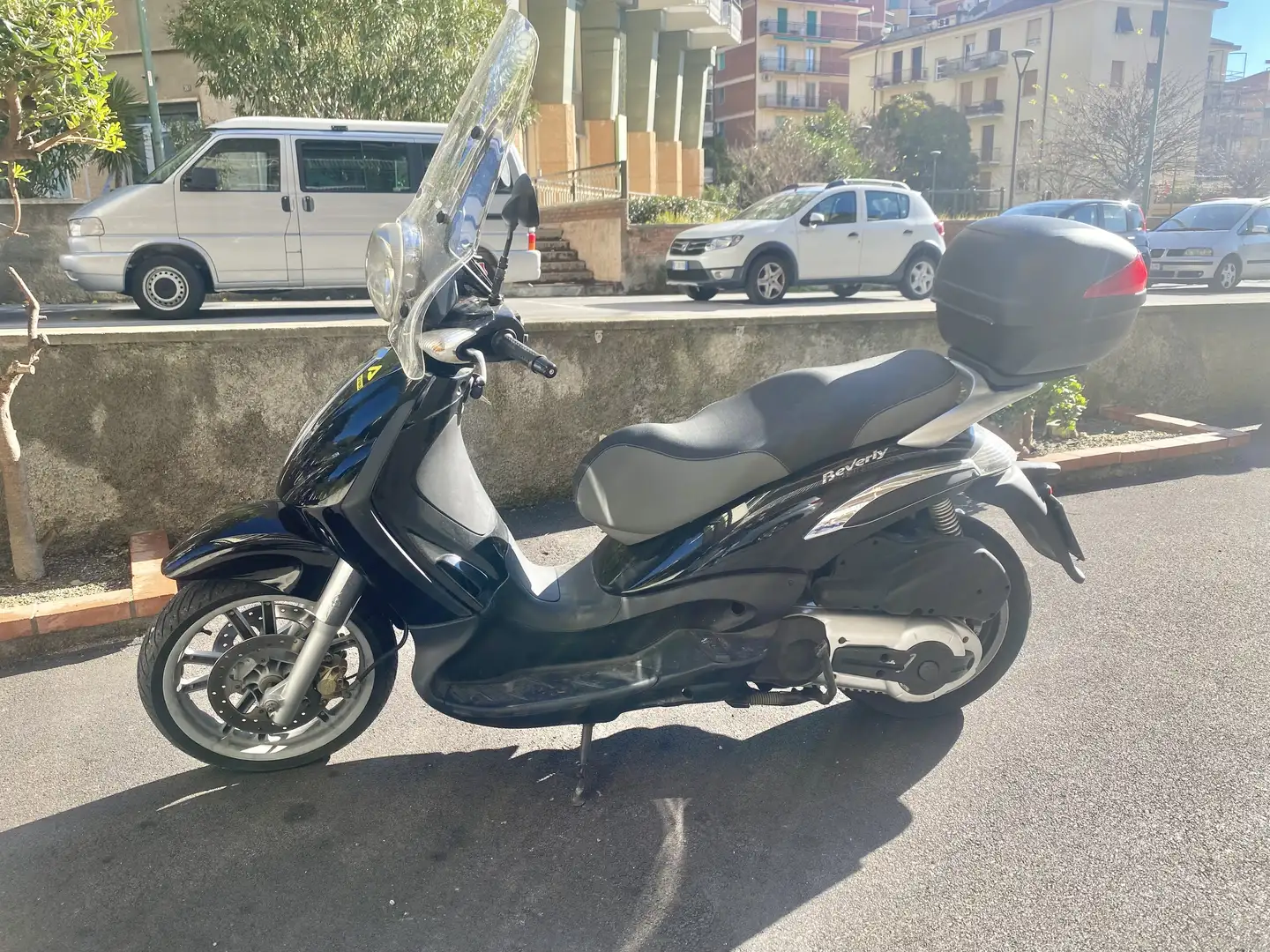 Piaggio Beverly 500 Negro - 2