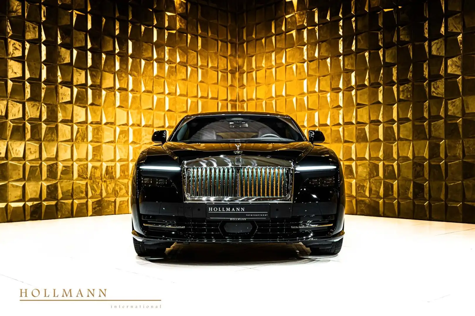 Rolls-Royce Spectre + BESPOKE + STARLIGHT ROOF Чёрный - 2