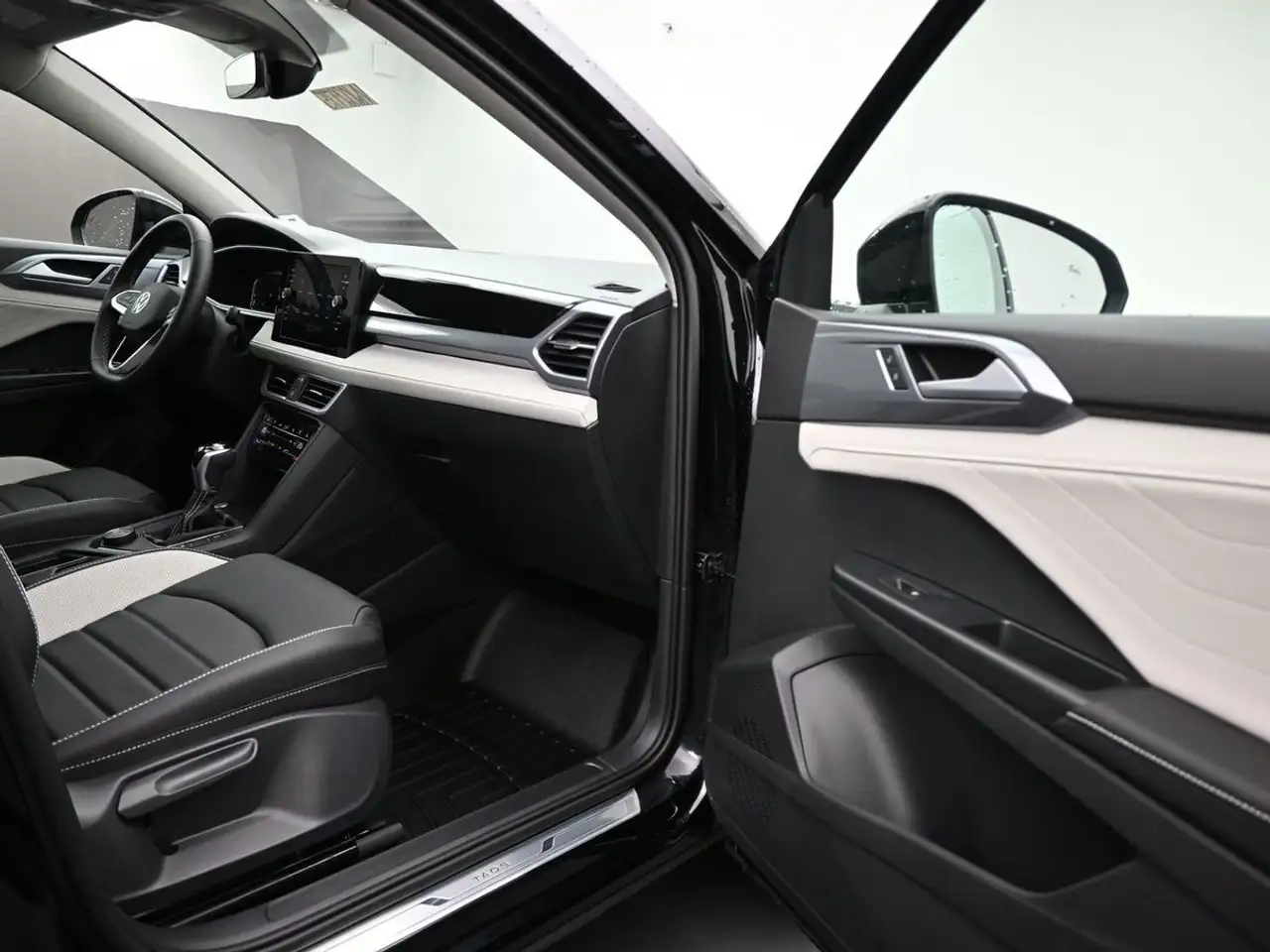 Volkswagen Taos снимка Volkswagen Taos