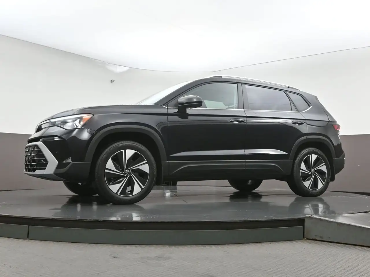 Volkswagen Taos снимка Volkswagen Taos