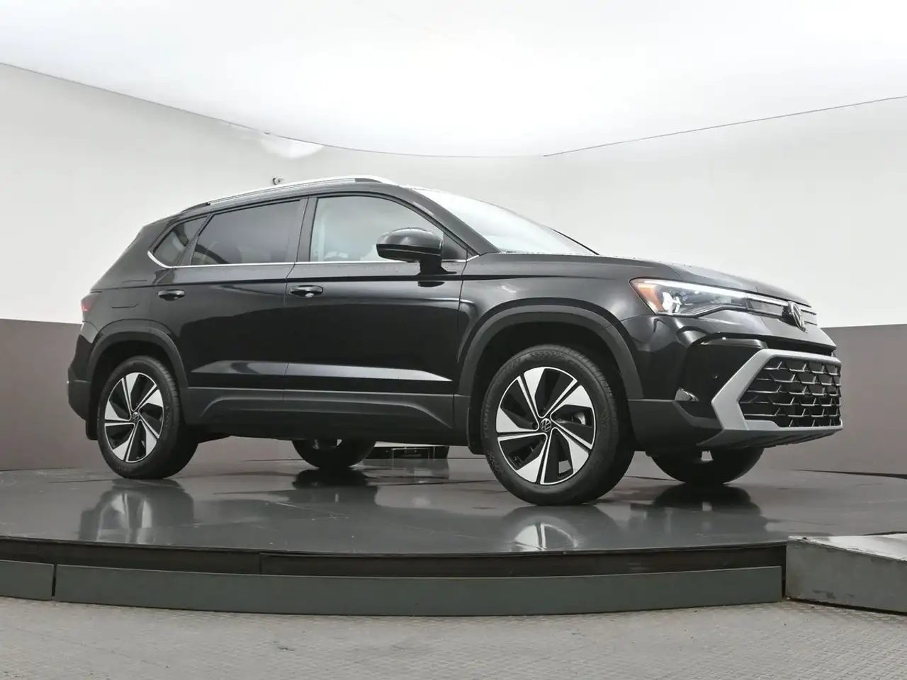 Volkswagen Taos снимка Volkswagen Taos
