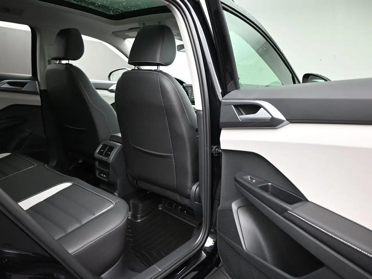 Volkswagen Taos снимка Volkswagen Taos