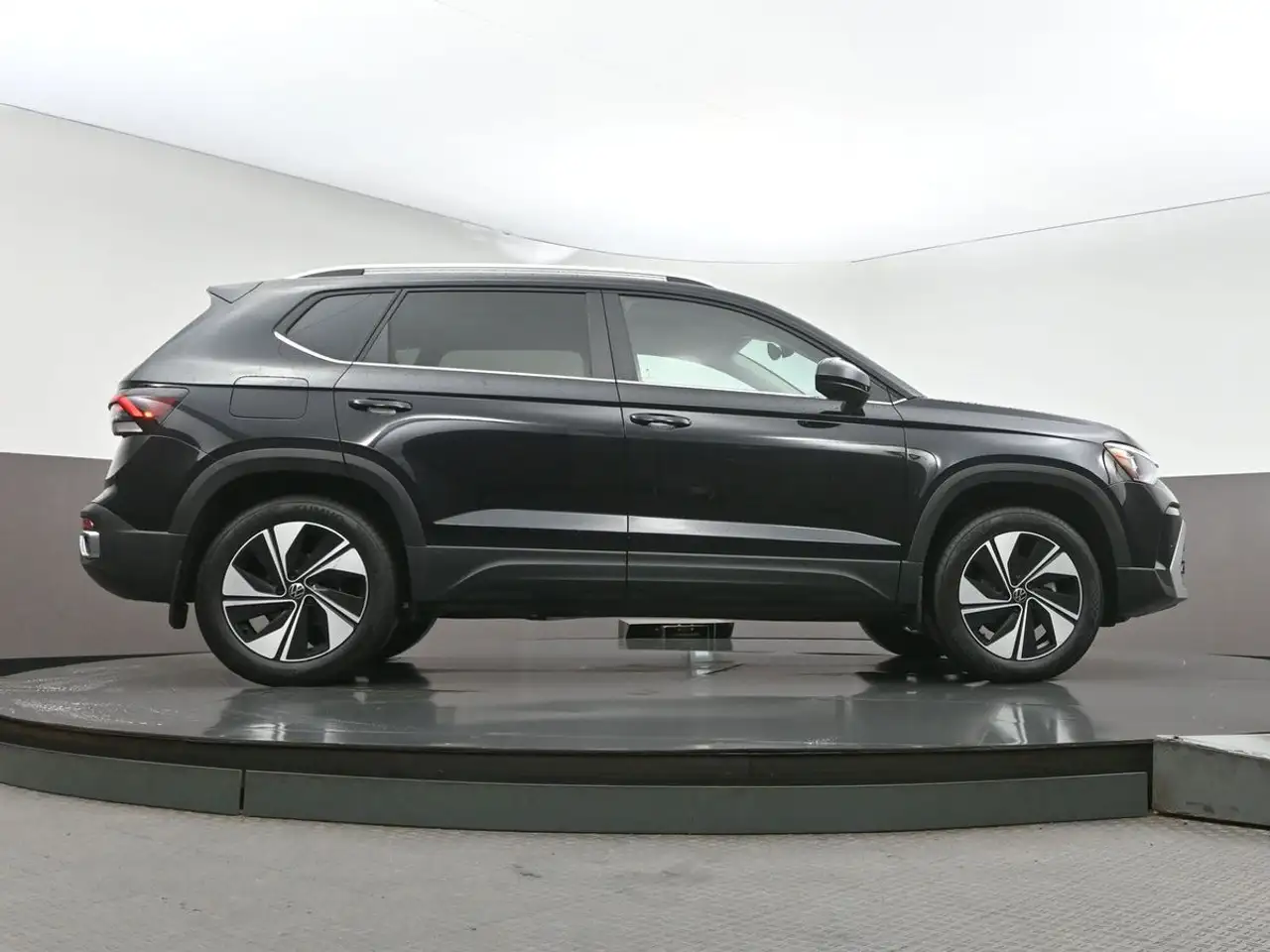 Volkswagen Taos снимка Volkswagen Taos