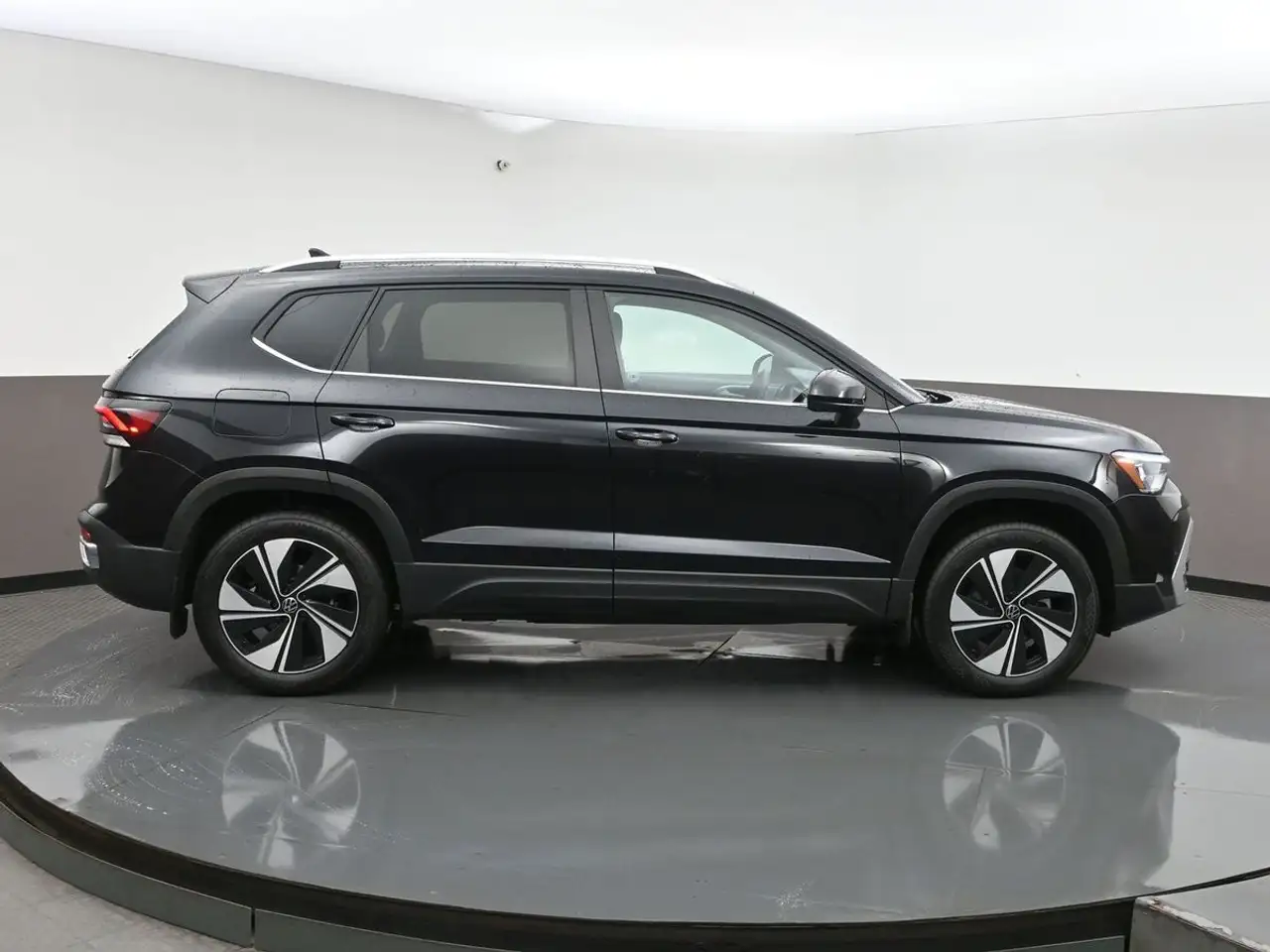Volkswagen Taos снимка Volkswagen Taos
