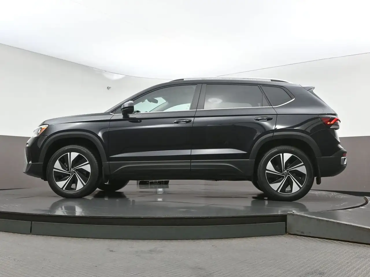 Volkswagen Taos снимка Volkswagen Taos