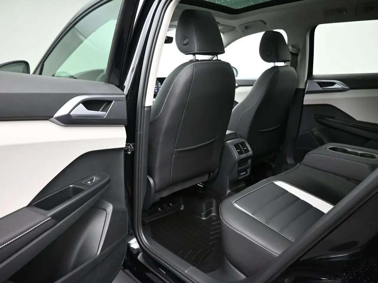 Volkswagen Taos снимка Volkswagen Taos