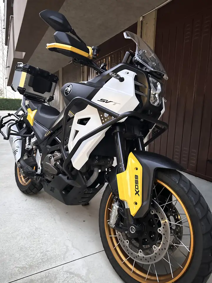 QJ Motor SVT 650 X