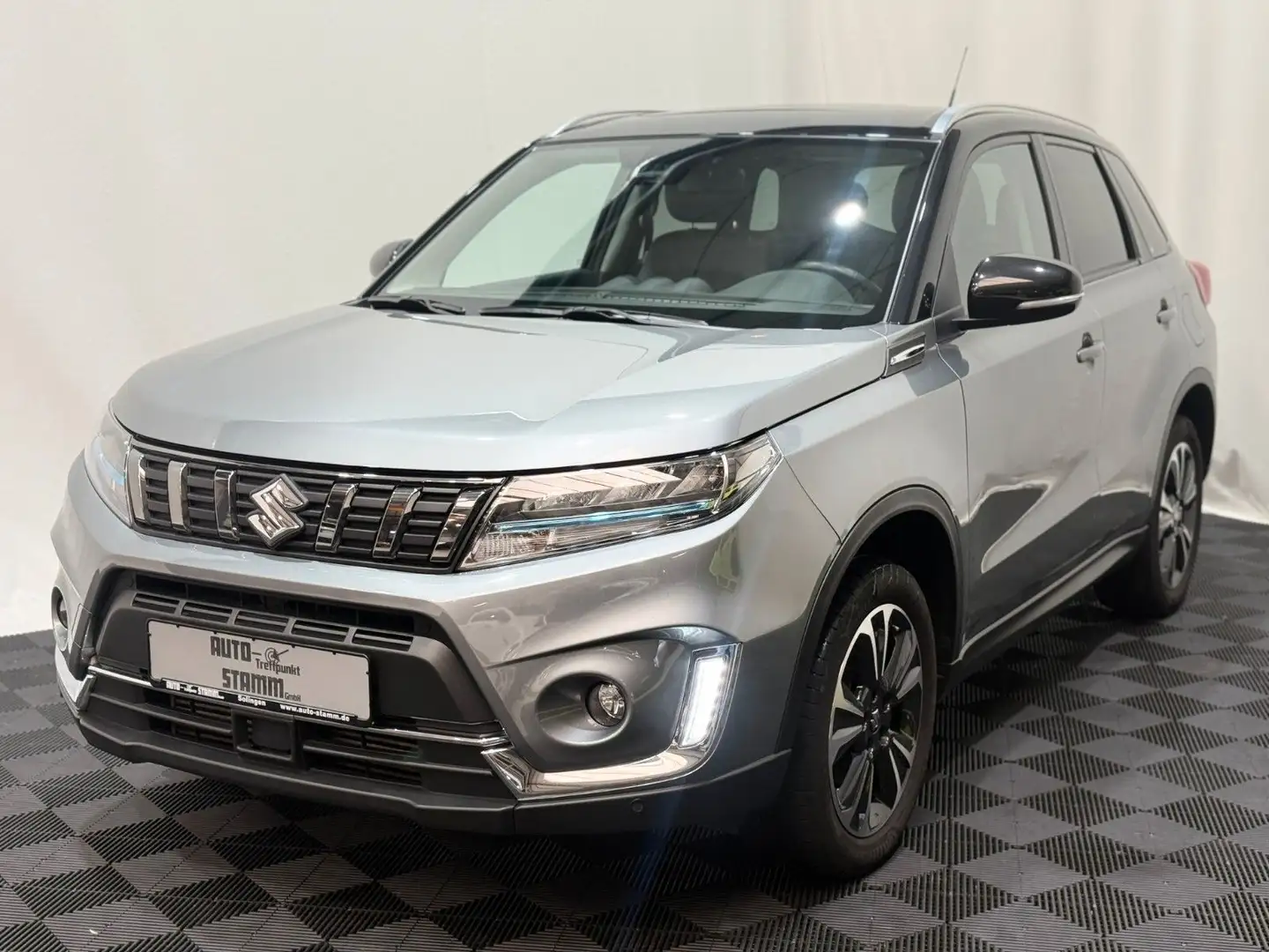 Suzuki Vitara 1.4 BOOSTERJET Hybrid Comfort+ Grau - 2