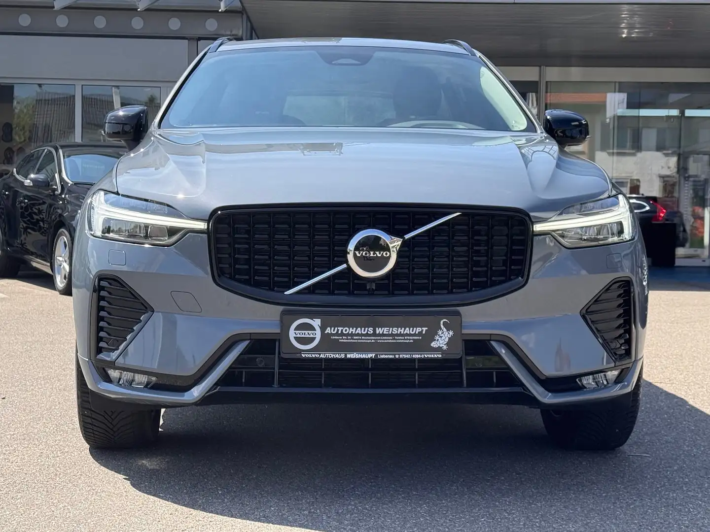 Volvo XC60 B4*Plus Dark*AWD*NP70830*AHK*Standhzg*MJ24 Grau - 2