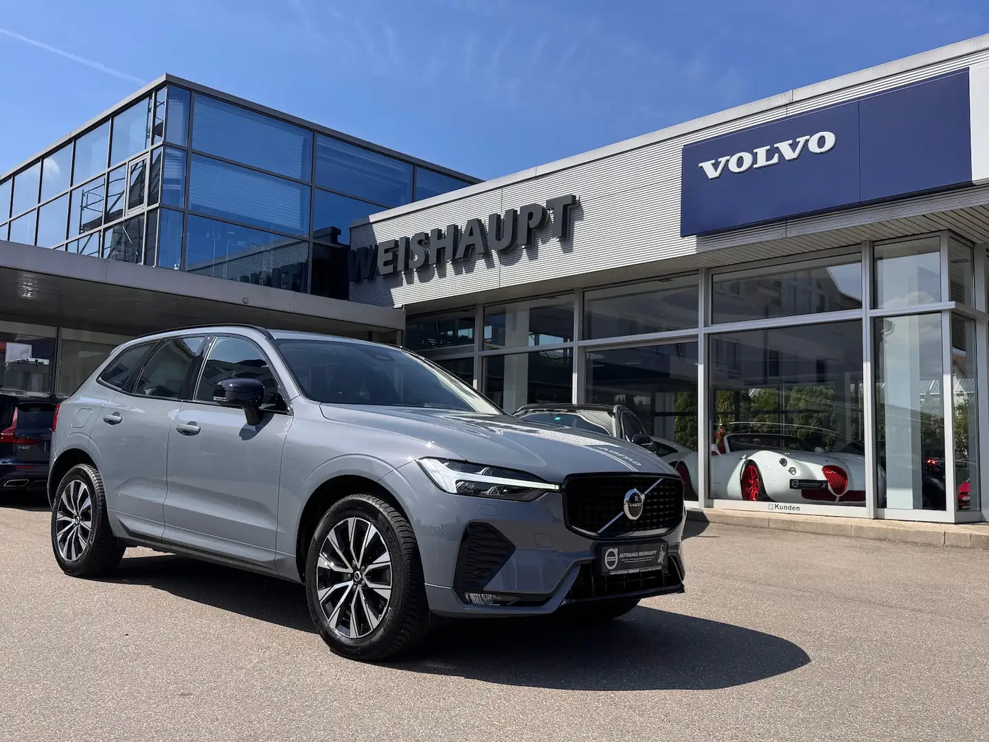Volvo XC60 B4*Plus Dark*AWD*NP70830*AHK*Standhzg*MJ24 Grau - 1