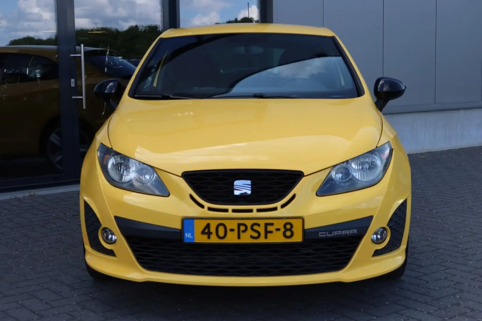 SEAT Ibiza 1.4 TSI Cupra AUTOMAAT 180pk Clima, Cruise Amarillo - 2