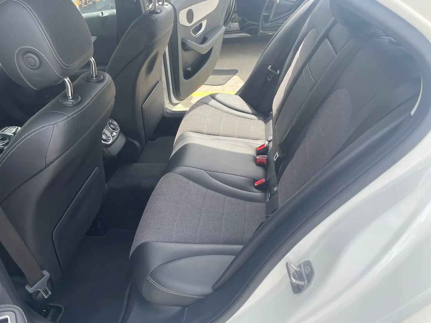 Mercedes-Benz C 220 C 220 d. Limousine Weiß - 2