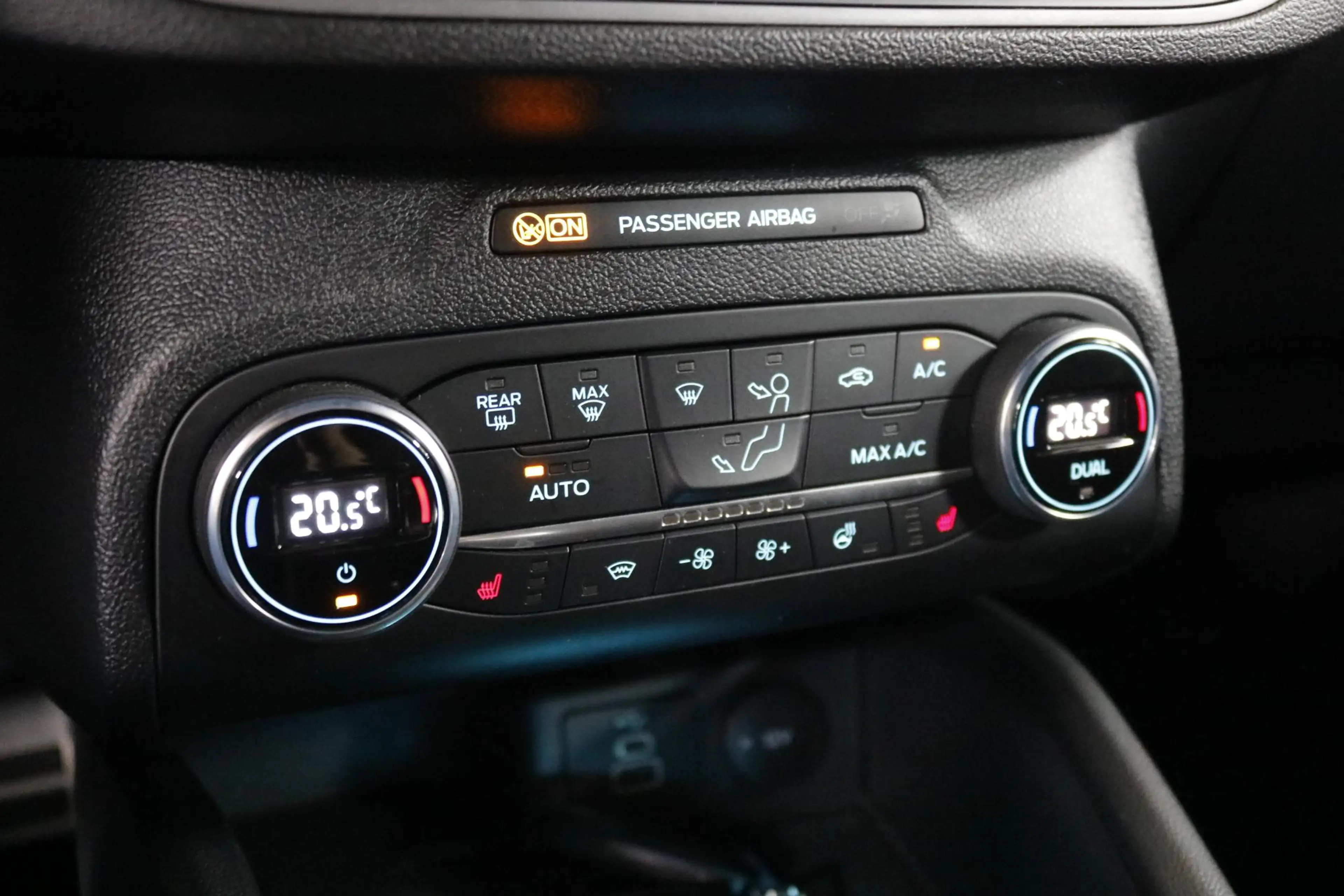 Ford Focus Wagon 1.0 EcoBoost Hybrid ST Line Style Clima | Wi — photo 26