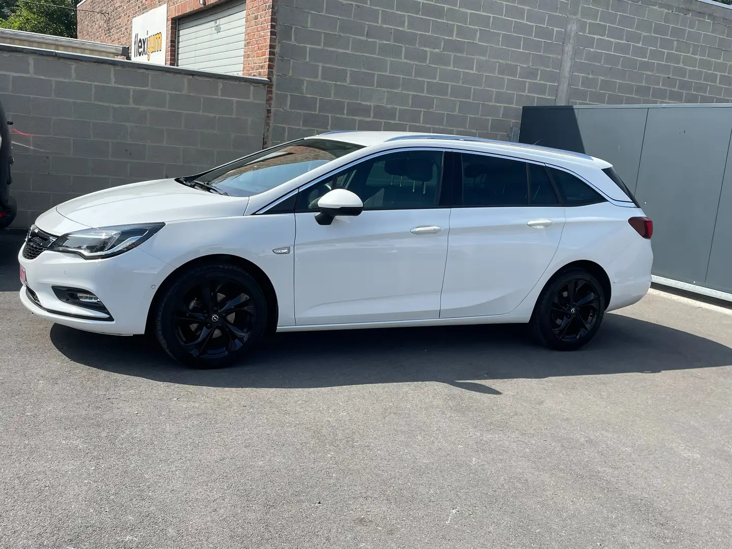 Opel Astra d Sports Tourer+1.6d CDTi ECOTE*CAM NAV BLUET EU6d Blanc - 2