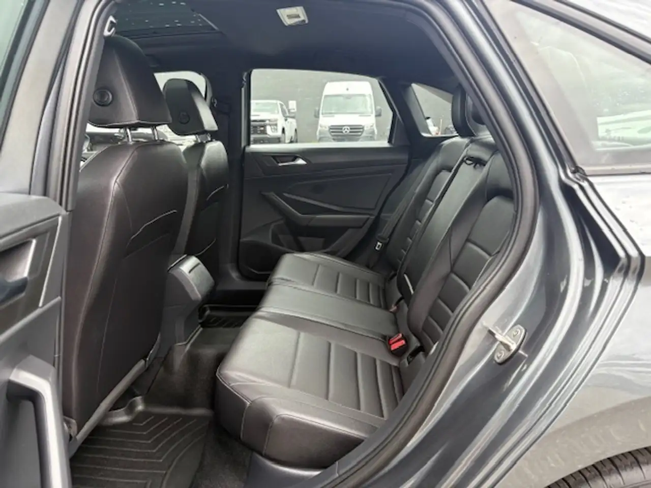 Volkswagen Jetta снимка Volkswagen Jetta