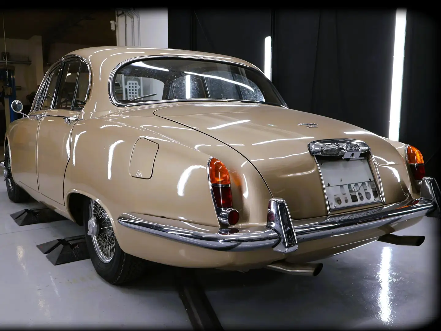 Jaguar MK II S-Type Mark 2 A.S.I. - 2