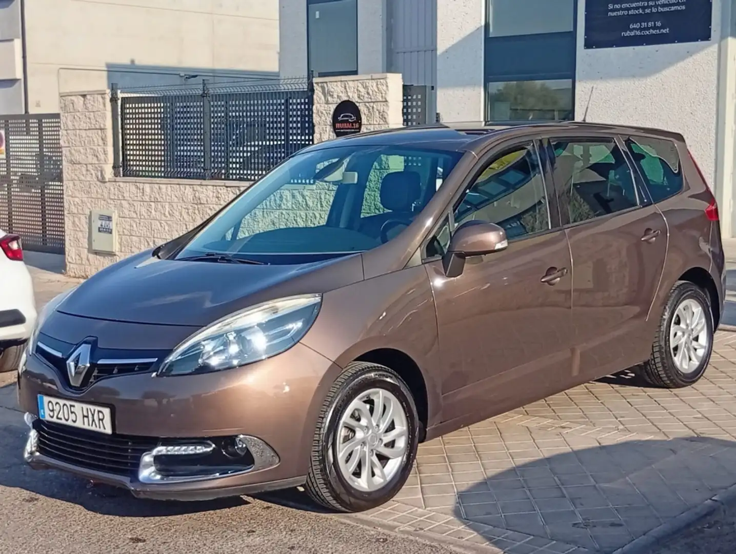 Renault Grand Scenic 1.5dCi Energy Dynamique 7pl. Marrón - 1