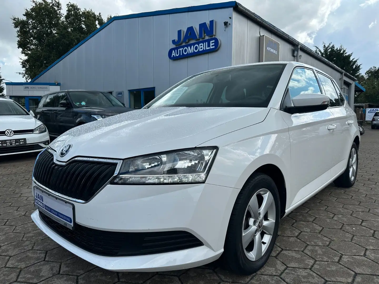 Skoda Fabia 1.0 MPI Active Tempomat SHZ Weiß - 1