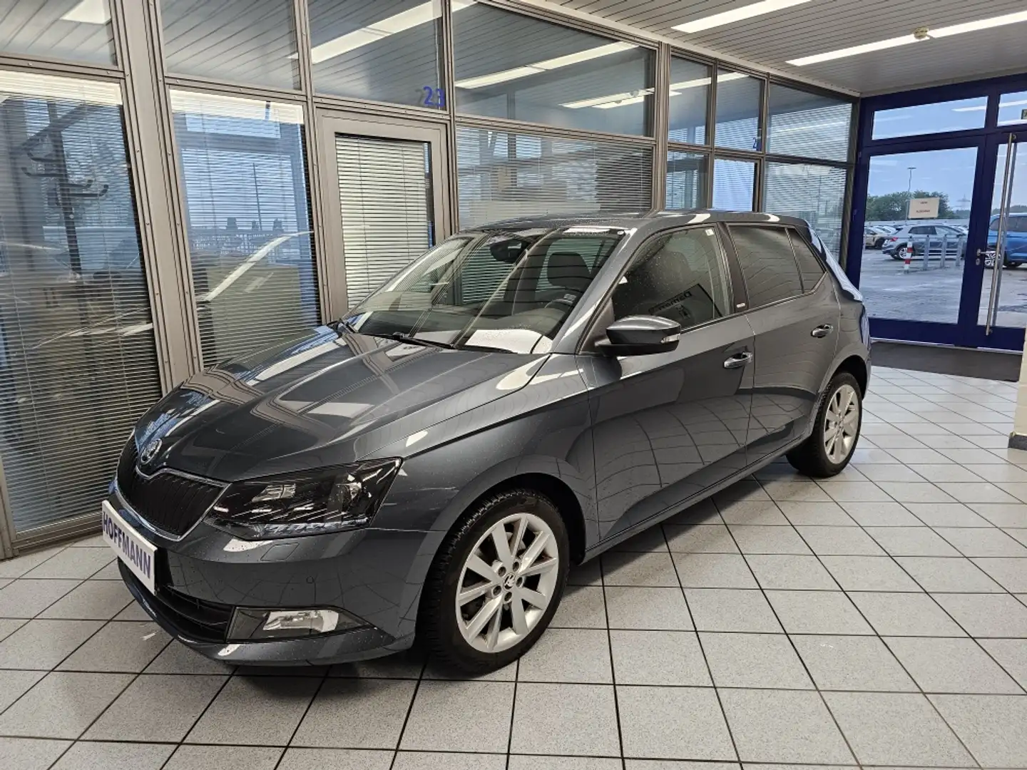 Skoda Fabia Style Navi,PDC,Sitzheizung,Allwetterreifen Grau - 2