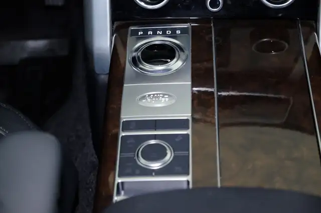 Land Rover Range Rover view 10