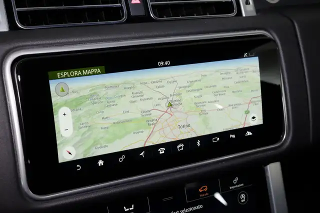 Land Rover Range Rover view 11