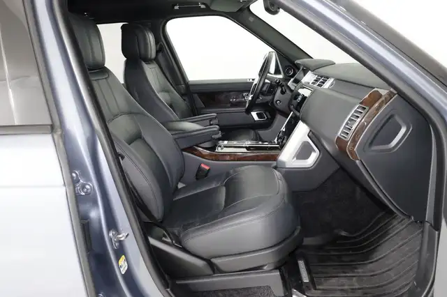 Land Rover Range Rover view 3