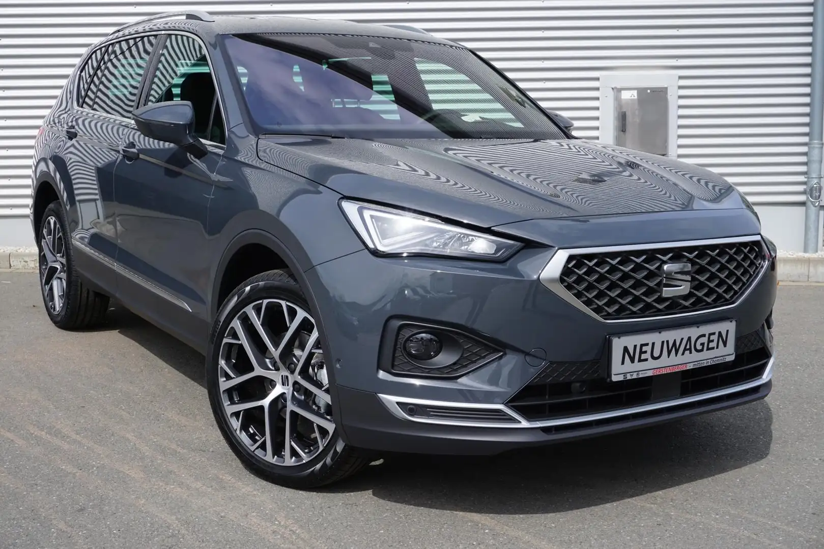 SEAT Tarraco Xperience 1.5 TSI DSG LED/AHK/NAVI Grau - 2