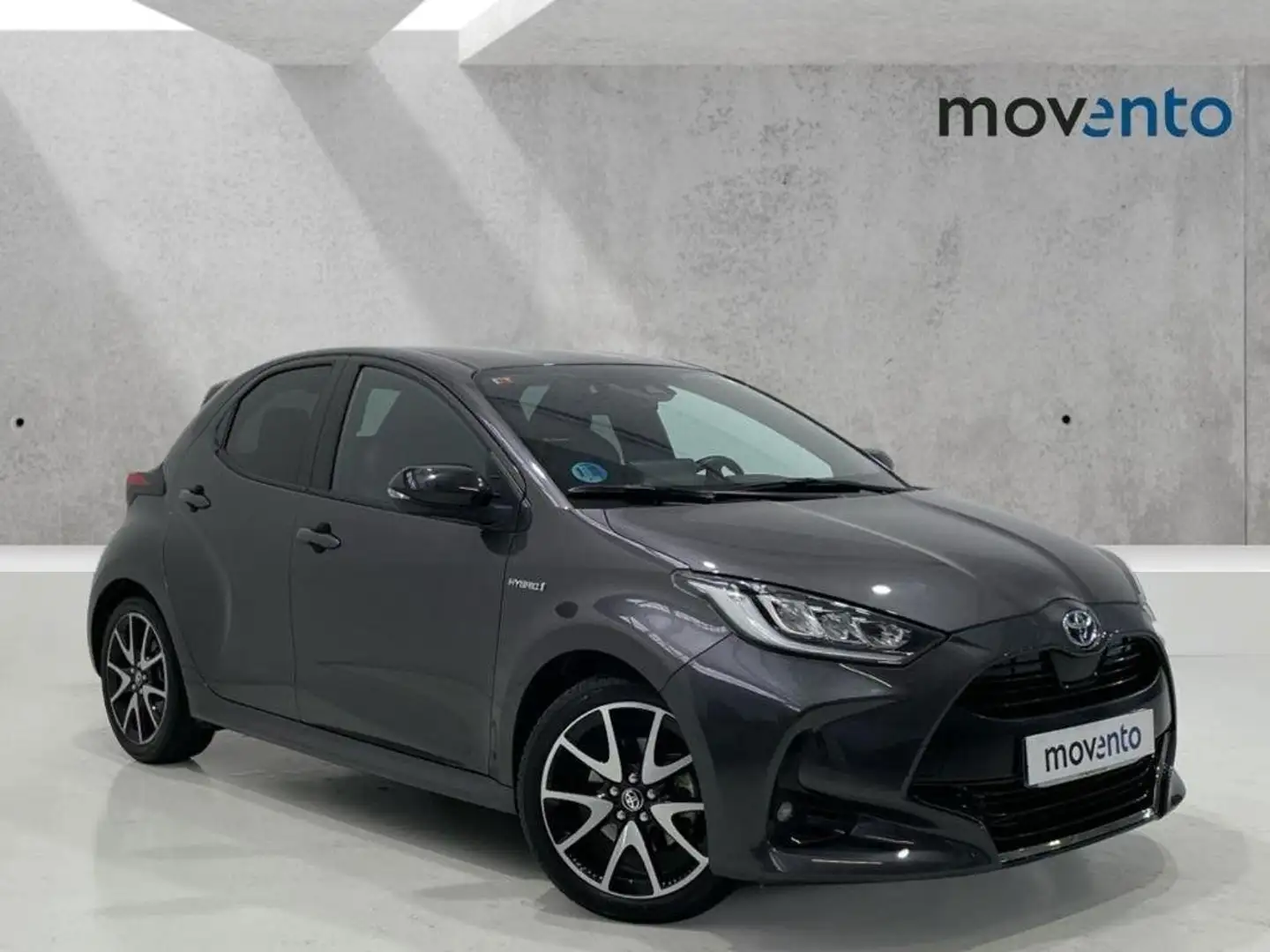 Toyota Yaris 120H 1.5 Style Gris - 1