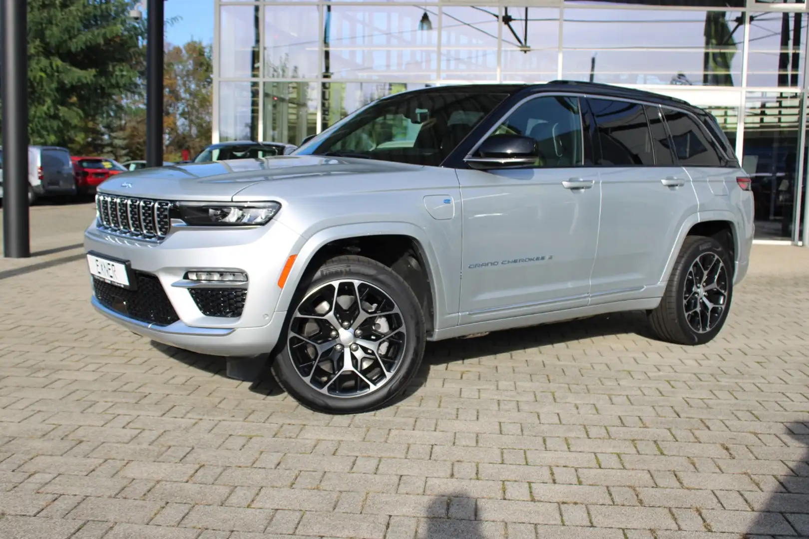 Jeep Grand Cherokee SUMMIT 4XE LED, Navi Silber - 2