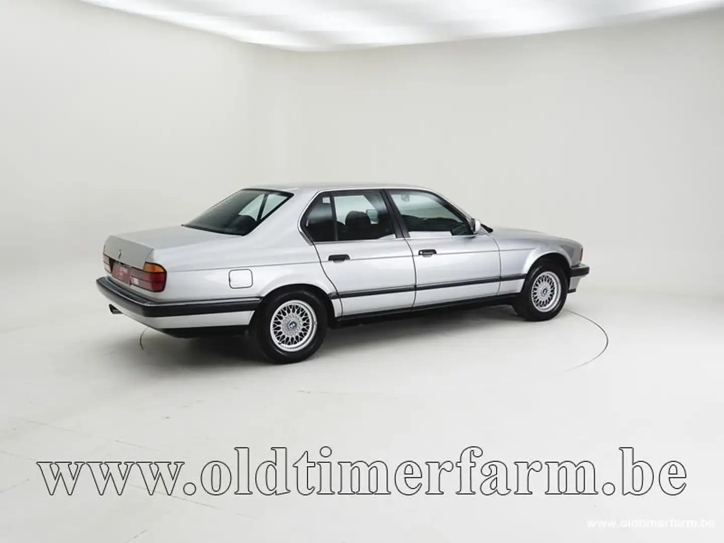 BMW 730 i E32 '89 CH3355 Stříbrná - 2