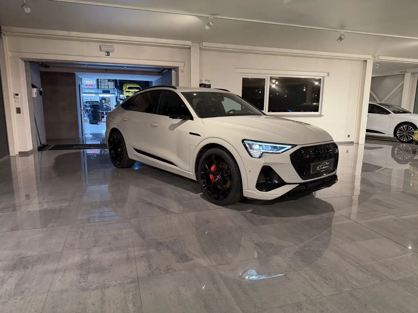 Audi Q8 e-tron QUATTRO 313PK * 3x S-LINE * KLEUR EXCLUSIVE * CAM* Бежевий - 1