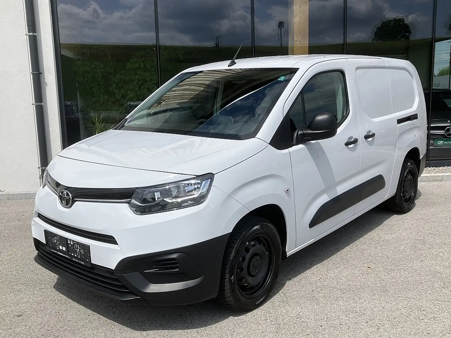 Toyota Proace Pro Ace City Kastenwagen 1,5 D-4D 102 L2 Basis Weiß - 1