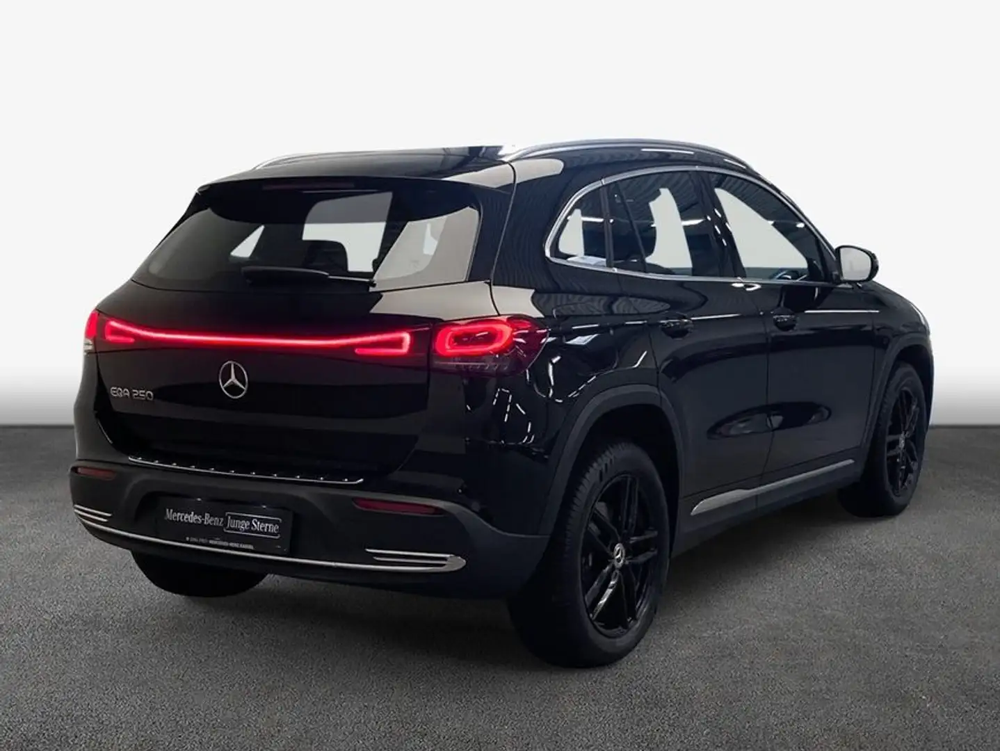 Mercedes-Benz EQA 250 EQA Чорний - 2