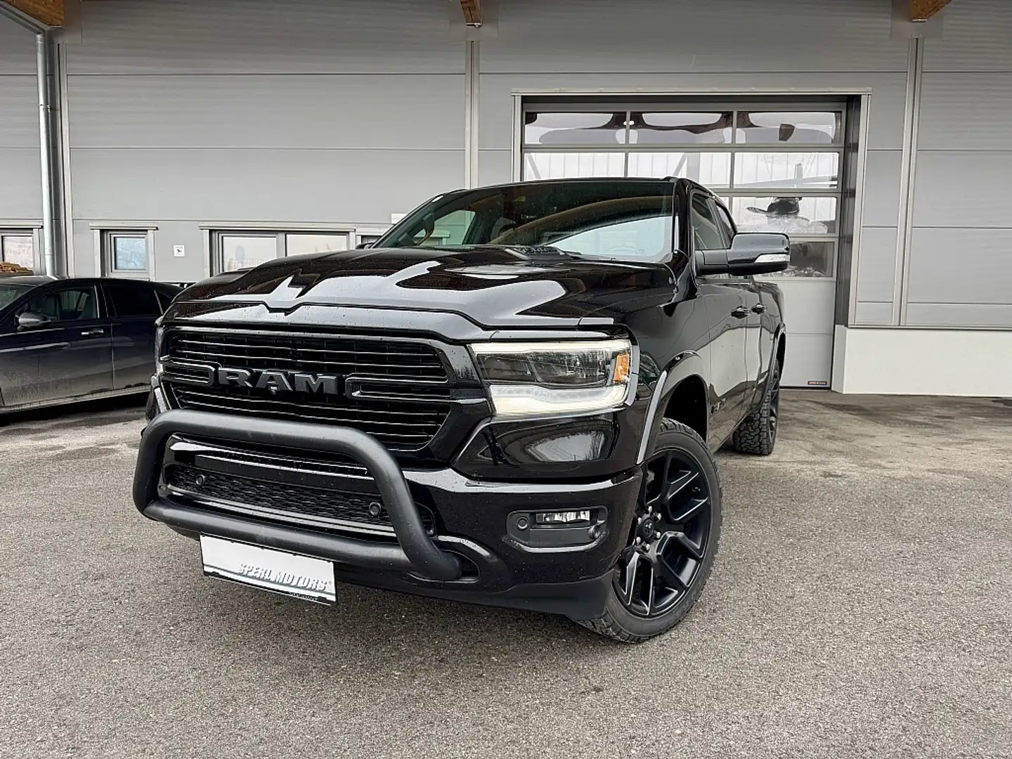 Dodge RAM Ram Quad Cab Laramie Night Edition Schwarz - 1