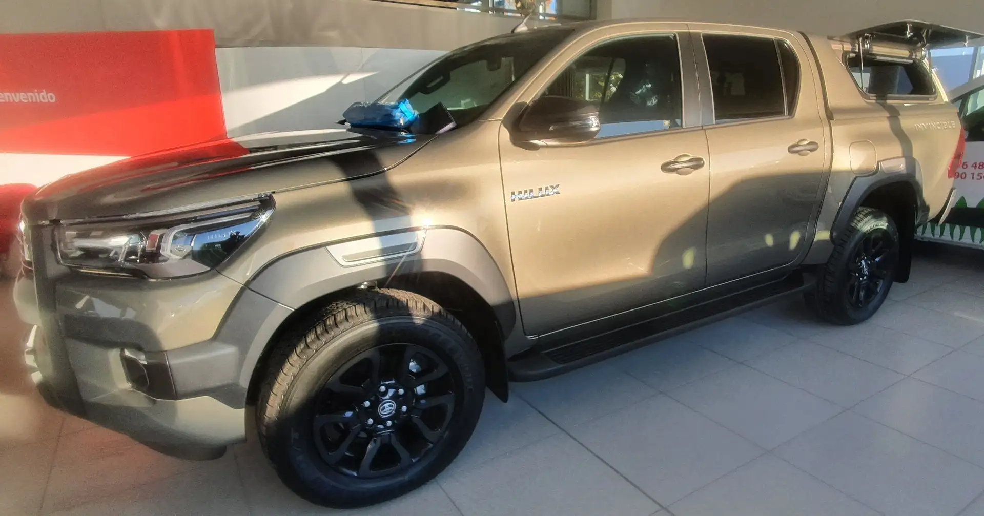 Toyota Hilux Hilux Cabina Doble Invincible Aut. Invincible Verde - 1