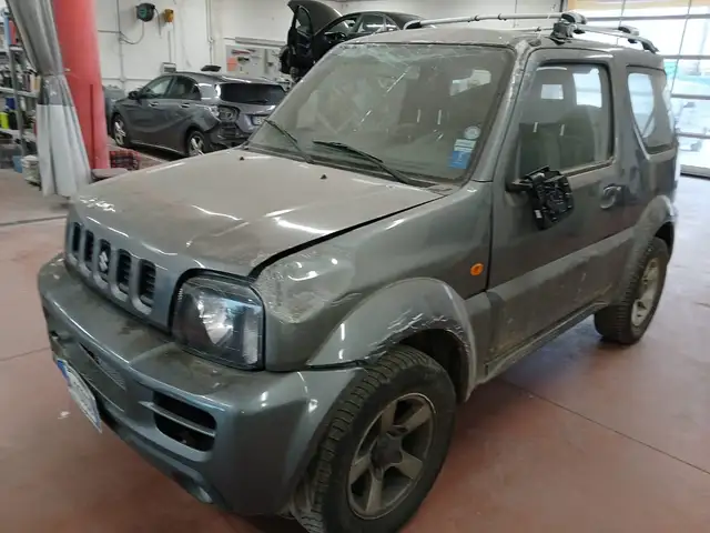 Suzuki Jimny 1.3 16V 4x4 incidentata